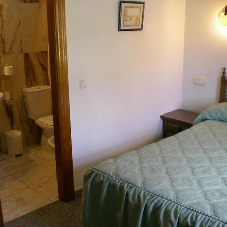 Hotel Puerta Romeros Burgo Εξωτερικό φωτογραφία