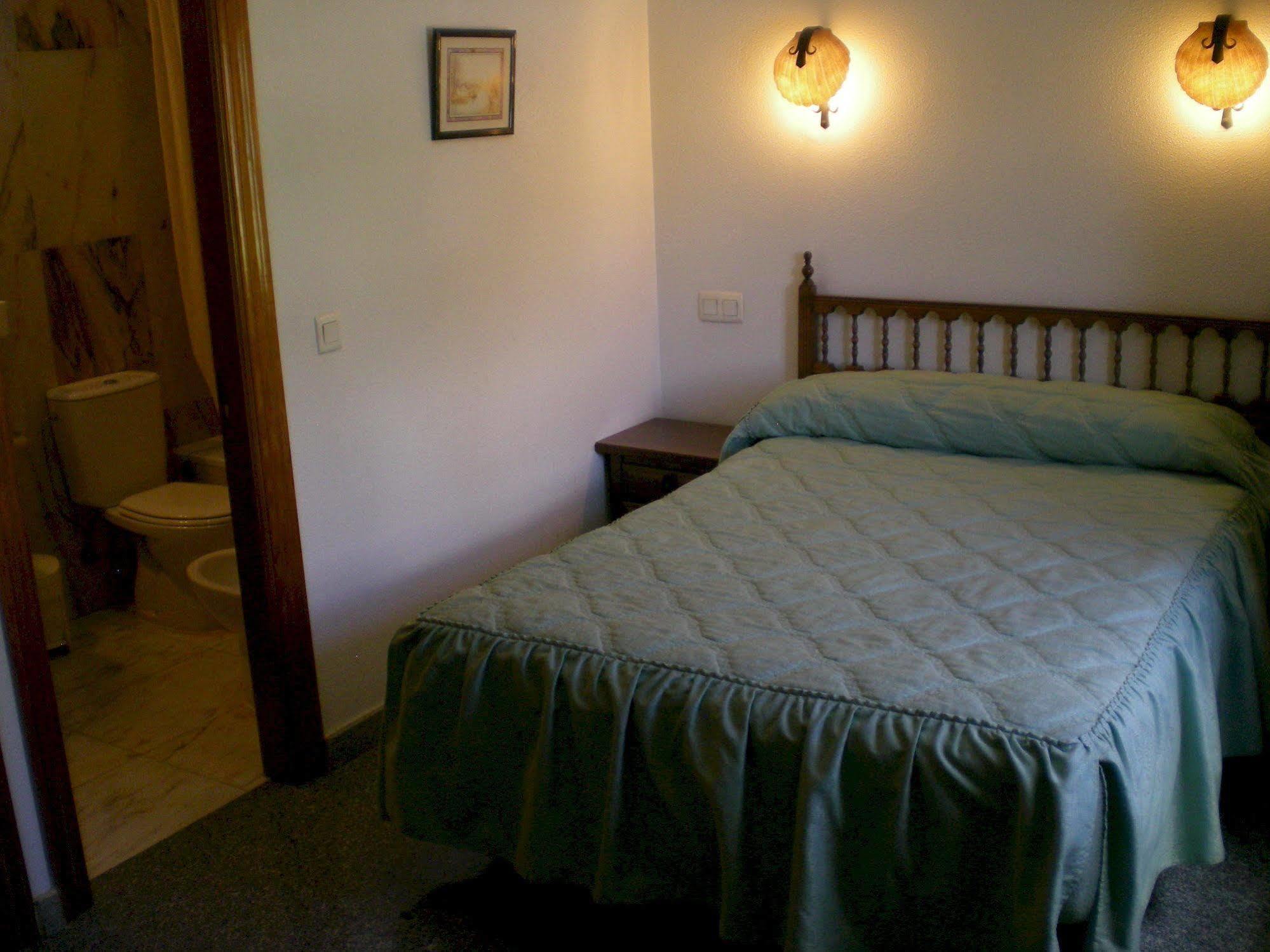 Hotel Puerta Romeros Burgo Εξωτερικό φωτογραφία