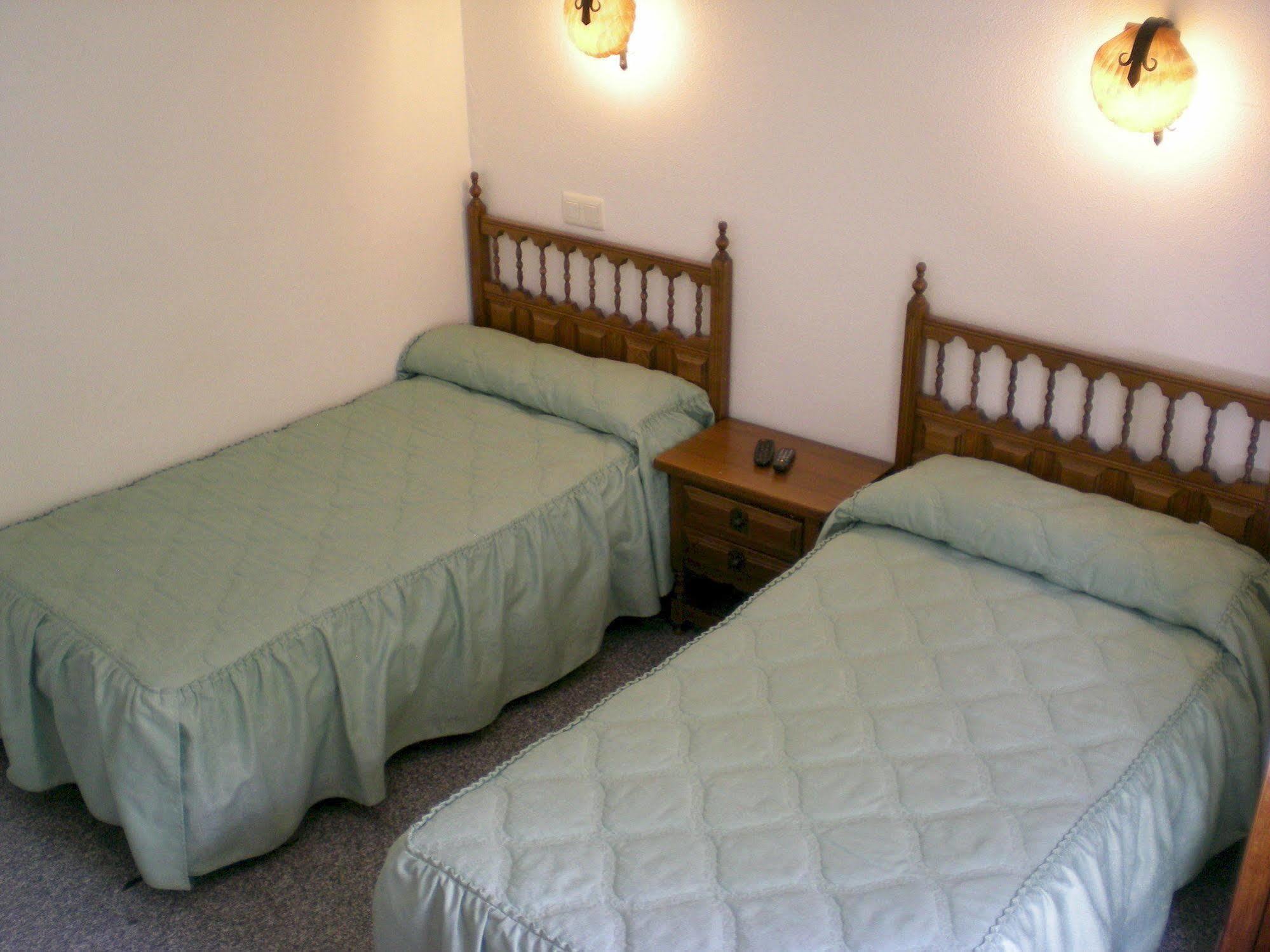 Hotel Puerta Romeros Burgo Εξωτερικό φωτογραφία